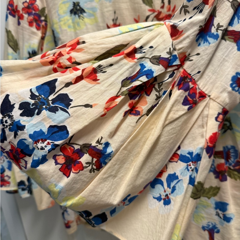 Jane and Delancey floral print bell sleeve top blouse in 100% cotton. Size med - Picture 4 of 9
